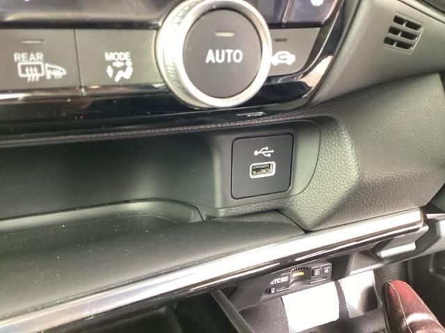 ヴェゼル e:HEVZ ドラレコ ナビ Rカメラ ブルートゥース Sヒータ 地デジフルセグTV 定期点検記録簿 電動テールゲート サイドエアバッグ 後カメラ 前後障害物センサー 横滑防止装置 エアコン LEDヘットライト(18枚目)