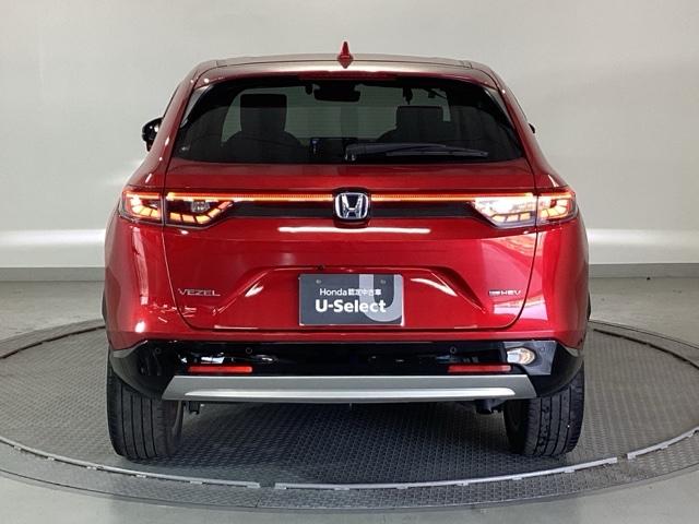 ヴェゼル ｅ：ＨＥＶＺ　メモリーナビ　ドラレコ　ＥＴＣ　リアカメラ　スマートキー＆プッシュスタート　サイドＳＲＳ　オートテールゲート　イモビ　地デジ　Ｂカメ　キーレスエントリー　Ｃソナー　ＵＳＢポート　ＰＳ　ＬＥＤライト（10枚目）