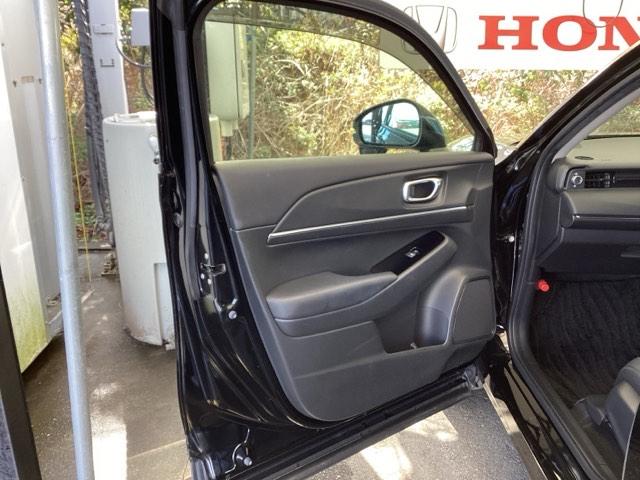 ヴェゼル ｅ：ＨＥＶＺ　純正ナビ　フルセグ　リアカメラ　スマートキー＆プッシュスタート　サイドＳＲＳ　オートテールゲート　イモビ　地デジ　Ｂカメ　キーレスエントリー　ＵＳＢポート　ＰＳ　ＬＥＤライト　シートヒータ　ＡＡＣ（38枚目）