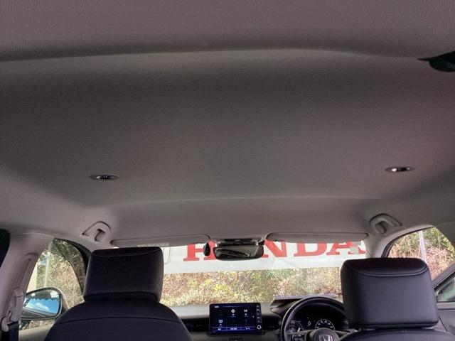 ヴェゼル ｅ：ＨＥＶＺ　純正ナビ　フルセグ　リアカメラ　スマートキー＆プッシュスタート　サイドＳＲＳ　オートテールゲート　イモビ　地デジ　Ｂカメ　キーレスエントリー　ＵＳＢポート　ＰＳ　ＬＥＤライト　シートヒータ　ＡＡＣ（51枚目）