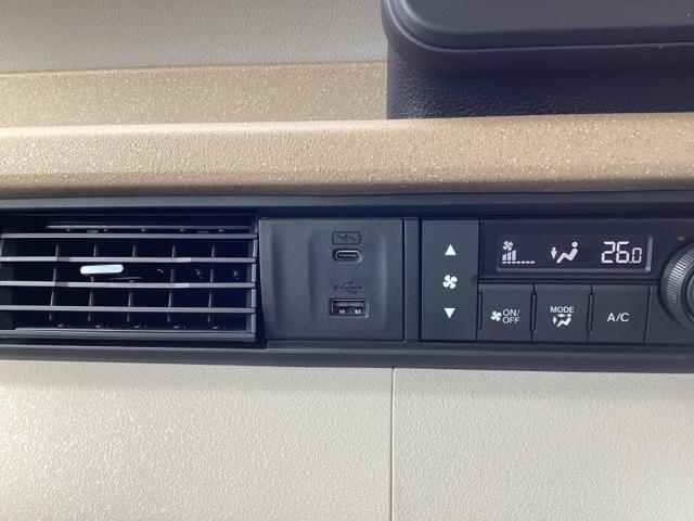 N-BOX ベースグレード 運転席&助手席シートヒーター コーナーソナー 1オーナー パワーステアリング 前席シートヒーター インテリキー イモビ クルーズコントロール LEDランプ パワーウィンドウ フルオートエアコン Dレコ(30枚目)