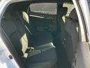 広々リアシートです。不要なときは収納しておけますよ。ラゲッジルームも広がります。