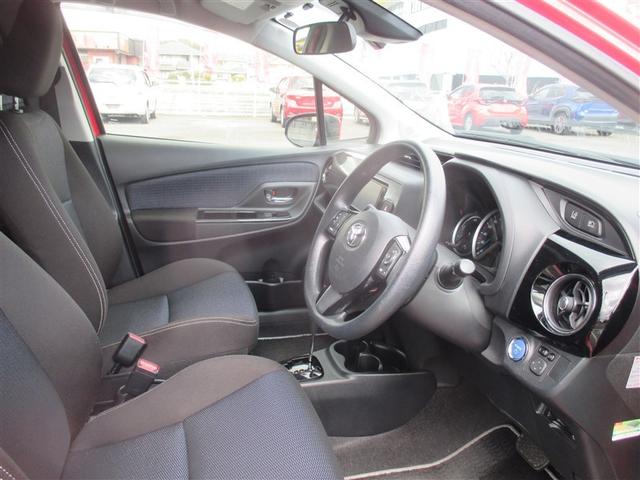 ヴィッツ ハイブリッドＦ　セーフティーエディションＩＩ　フルセグ　メモリーナビ　ＤＶＤ再生　バックカメラ　衝突被害軽減システム　ＥＴＣ　ドラレコ　ＬＥＤヘッドランプ　ワンオーナー　記録簿（7枚目）