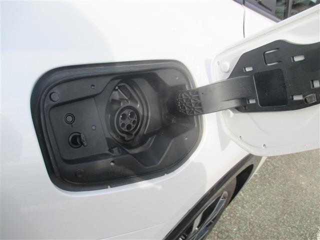 プリウス Ｚ　革シート　ミュージックプレイヤー接続可　バックカメラ　衝突被害軽減システム　ＥＴＣ　ＬＥＤヘッドランプ　ワンオーナー　記録簿（35枚目）