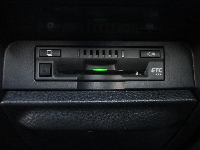 ノア Ｓｉ　ダブルバイビーＩＩＩ　フルセグ　メモリーナビ　ＤＶＤ再生　後席モニター　バックカメラ　衝突被害軽減システム　ＥＴＣ　ドラレコ　両側電動スライド　ＬＥＤヘッドランプ　ウオークスルー　乗車定員８人　３列シート　ワンオーナー（19枚目）