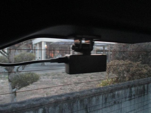 ノア Ｓｉ　ダブルバイビーＩＩＩ　フルセグ　メモリーナビ　ＤＶＤ再生　後席モニター　バックカメラ　衝突被害軽減システム　ＥＴＣ　ドラレコ　両側電動スライド　ＬＥＤヘッドランプ　ウオークスルー　乗車定員８人　３列シート　ワンオーナー（27枚目）