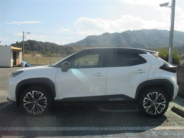 ヤリスクロス ハイブリッドＺ　ミュージックプレイヤー接続可　バックカメラ　衝突被害軽減システム　ＥＴＣ　ドラレコ　ＬＥＤヘッドランプ　ワンオーナー　記録簿（3枚目）