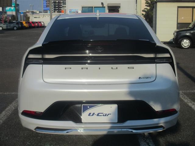 プリウス Ｚ　革シート　ミュージックプレイヤー接続可　バックカメラ　衝突被害軽減システム　ＥＴＣ　ＬＥＤヘッドランプ　フルエアロ　記録簿（4枚目）