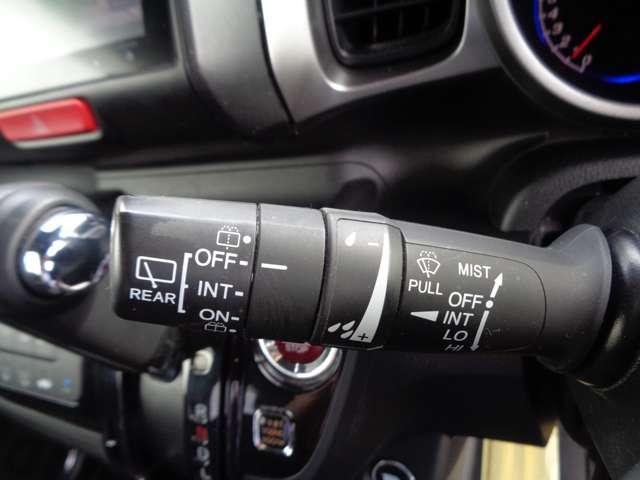 X ワンオーナー 禁煙車 ABS アイドリングストップ バックカメラ 盗難防止システム ナビ ワンセグTV DVD スマートキー シートヒーター ベンチシート アルミホイール HID(24枚目)