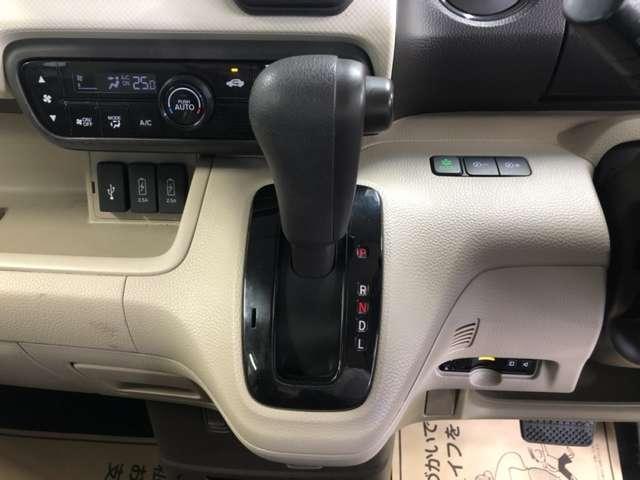 G・L ナビ/バックモニター/片側電動スライドドア 横滑り防止装置 左側パワースライドドア リヤカメラ オートエアコン Iストップ ETC スマートキー CD メモリーナビ キーフリー ABS ナビ WエアB(13枚目)