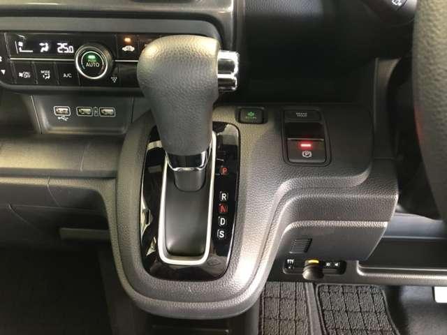 Lホンダセンシング 当社試乗車/純正ナビ/ETC/前ドラレコ スマートキーシステム キーフリー Iストップ イモビ 横滑防止 Bカメラ CD ソナー フルオートエアコン サイドカーテンエアバック ETC車載器 ABS(9枚目)