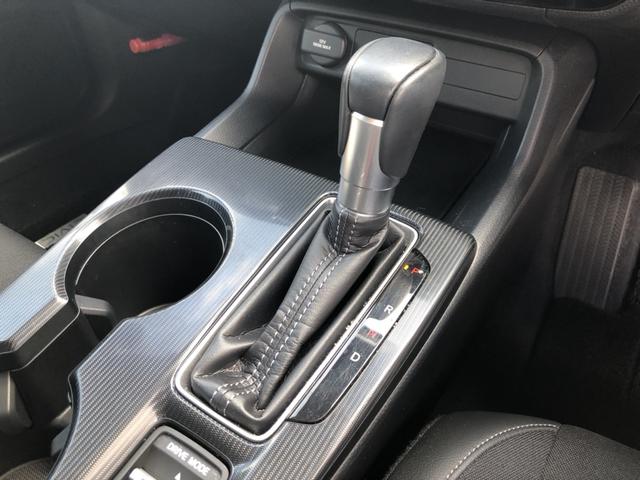 シビック ＬＸ　登録済未使用車　クルコン　リアカメラ　横滑り防止装置　禁煙車　１オーナー　ソナー　ターボ車　シートヒーター　オートエアコン　サイドエアバッグ　パワーウィンドウ　ＡＢＳ　スマートキー　エアバッグ　地デジ（11枚目）