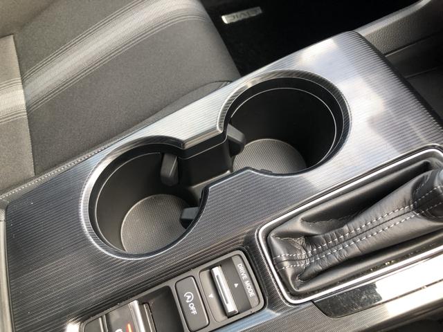 シビック ＬＸ　登録済未使用車　クルコン　リアカメラ　横滑り防止装置　禁煙車　１オーナー　ソナー　ターボ車　シートヒーター　オートエアコン　サイドエアバッグ　パワーウィンドウ　ＡＢＳ　スマートキー　エアバッグ　地デジ（19枚目）