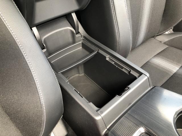 シビック ＬＸ　登録済未使用車　クルコン　リアカメラ　横滑り防止装置　禁煙車　１オーナー　ソナー　ターボ車　シートヒーター　オートエアコン　サイドエアバッグ　パワーウィンドウ　ＡＢＳ　スマートキー　エアバッグ　地デジ（20枚目）