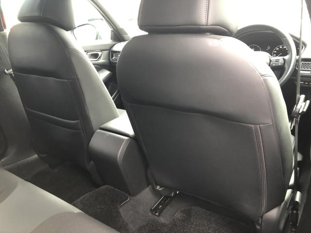 シビック ＬＸ　登録済未使用車　クルコン　リアカメラ　横滑り防止装置　禁煙車　１オーナー　ソナー　ターボ車　シートヒーター　オートエアコン　サイドエアバッグ　パワーウィンドウ　ＡＢＳ　スマートキー　エアバッグ　地デジ（22枚目）