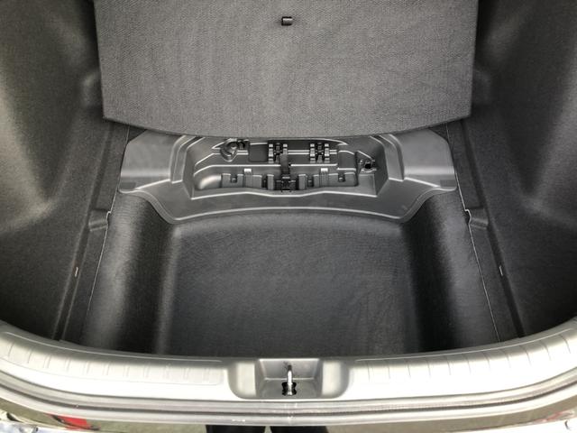 シビック ＬＸ　登録済未使用車　クルコン　リアカメラ　横滑り防止装置　禁煙車　１オーナー　ソナー　ターボ車　シートヒーター　オートエアコン　サイドエアバッグ　パワーウィンドウ　ＡＢＳ　スマートキー　エアバッグ　地デジ（30枚目）