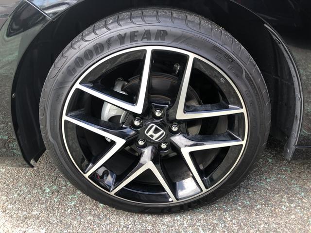シビック ＬＸ　登録済未使用車　クルコン　リアカメラ　横滑り防止装置　禁煙車　１オーナー　ソナー　ターボ車　シートヒーター　オートエアコン　サイドエアバッグ　パワーウィンドウ　ＡＢＳ　スマートキー　エアバッグ　地デジ（31枚目）