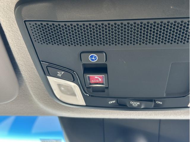 フィット ホーム２０周年特別仕様車メゾン　試乗車アップ　純正ナビ　ＬＥＤ　アルミホイール　シートヒーター　ワンオーナー　禁煙車　衝突被害軽減システム　地デジ　パーキングセンサー　アイドリングストップ　クルーズコントロール　スマートキーシステム（19枚目）