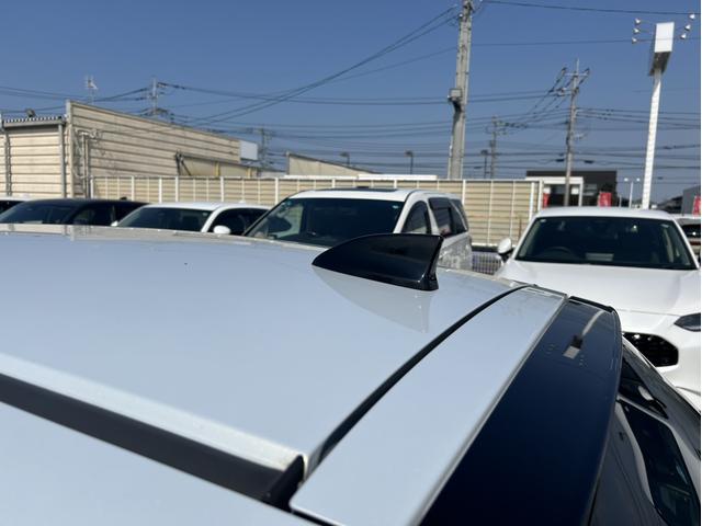 フィット ホーム２０周年特別仕様車メゾン　試乗車アップ　純正ナビ　ＬＥＤ　アルミホイール　シートヒーター　ワンオーナー　禁煙車　衝突被害軽減システム　地デジ　パーキングセンサー　アイドリングストップ　クルーズコントロール　スマートキーシステム（41枚目）