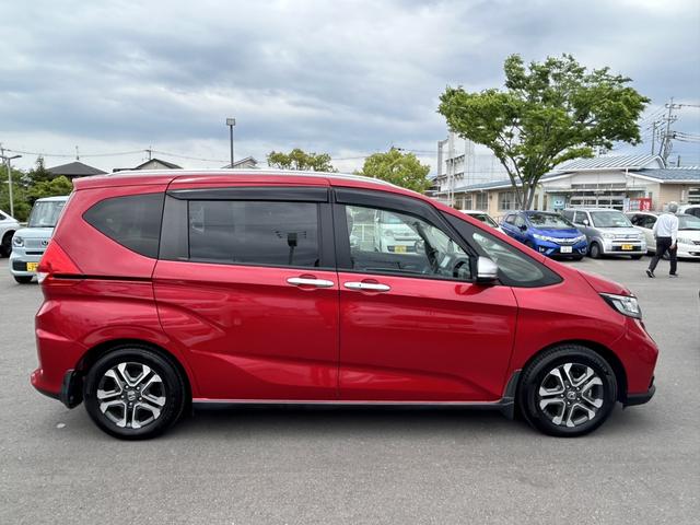 フリード＋ クロスター・ホンダセンシング　純正ナビ　ＥＴＣ　フロントドラレコ　シートヒーター　衝突軽減ブレーキ　リモコンキー　両側ＰＳＤ　１オーナー　整備記録簿　禁煙　オートクルーズコントロール　ＶＳＡ　エコアイドル　オートエアコン　Ｒカメラ（39枚目）