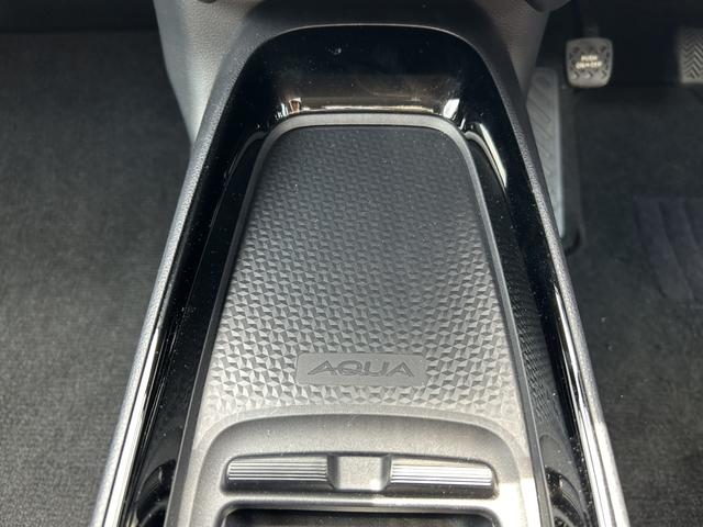 アクア Ｇ　レンタカーアップ　純正ナビ　ＥＴＣ　ドラレコ　禁煙車　Ｒカメラ　前後センサー　衝突軽減　横滑り防止装置　スマートキー　オートエアコン　アイドルストップ　キーフリ　クルーズコントロール　整備記録簿　ＰＳ（19枚目）