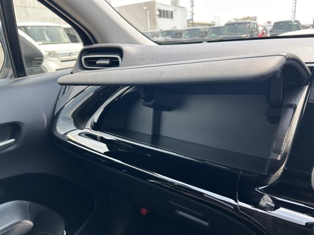 アクア Ｇ　レンタカーアップ　純正ナビ　ＥＴＣ　ドラレコ　禁煙車　Ｒカメラ　前後センサー　衝突軽減　横滑り防止装置　スマートキー　オートエアコン　アイドルストップ　キーフリ　クルーズコントロール　整備記録簿　ＰＳ（21枚目）