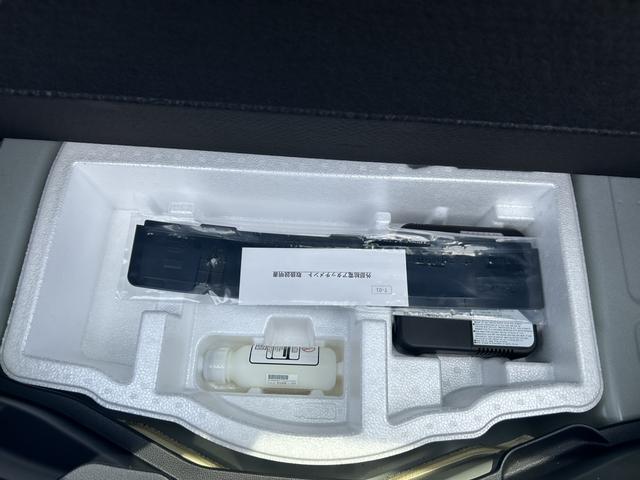 アクア Ｇ　レンタカーアップ　純正ナビ　ＥＴＣ　ドラレコ　禁煙車　Ｒカメラ　前後センサー　衝突軽減　横滑り防止装置　スマートキー　オートエアコン　アイドルストップ　キーフリ　クルーズコントロール　整備記録簿　ＰＳ（32枚目）