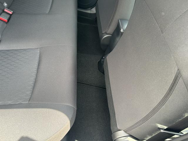 アクア Ｇ　レンタカーアップ　純正ナビ　ＥＴＣ　ドラレコ　禁煙車　Ｒカメラ　前後センサー　衝突軽減　横滑り防止装置　スマートキー　オートエアコン　アイドルストップ　キーフリ　クルーズコントロール　整備記録簿　ＰＳ（65枚目）