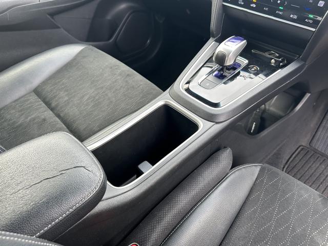 シャトル ハイブリッドＺ　純正ナビ　ＥＴＣ　アルミホイール　シートヒーター　ワンオーナー　禁煙車　記録簿付　フルセグ地デジＴＶ　Ｂカメラ　シートＨ　クルコン　キーフリ　アドバンストキー　ナビＴＶ　盗難防止システム　ＥＣＯＮ（10枚目）