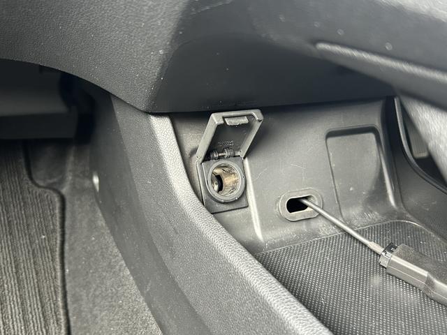 シャトル ハイブリッドＺ　純正ナビ　ＥＴＣ　アルミホイール　シートヒーター　ワンオーナー　禁煙車　記録簿付　フルセグ地デジＴＶ　Ｂカメラ　シートＨ　クルコン　キーフリ　アドバンストキー　ナビＴＶ　盗難防止システム　ＥＣＯＮ（19枚目）