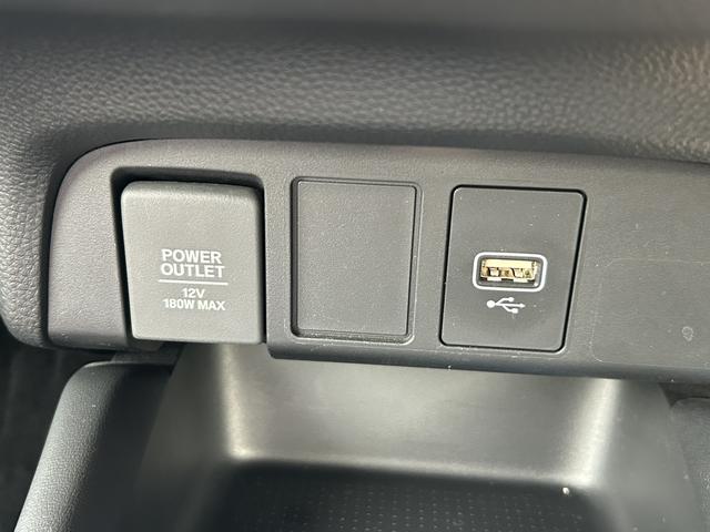 フィット ホーム　純正ナビ　ＥＴＣ　ＬＥＤ　アルミホイール　ワンオーナー　禁煙車　バックカメラ付き　スマキ－　ＵＳＢ　サイドカーテンエアバック　記録簿　キーレス　エアコン　パワステ　ＤＶＤ再生　ＶＳＡ　クルコン　ＡＢＳ（17枚目）