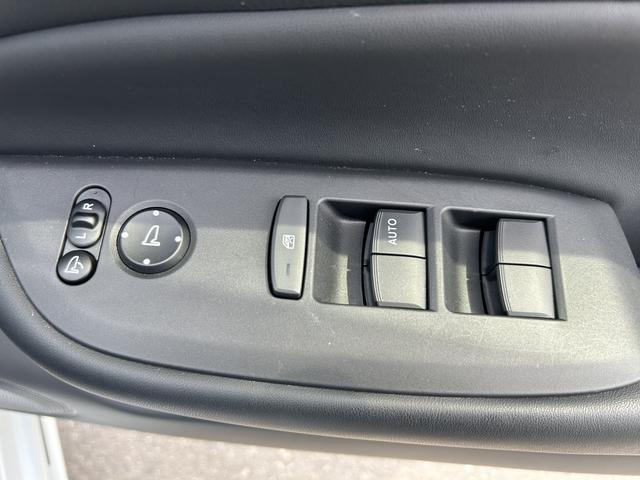 フィット ホーム　純正ナビ　ＥＴＣ　ＬＥＤ　アルミホイール　ワンオーナー　禁煙車　バックカメラ付き　スマキ－　ＵＳＢ　サイドカーテンエアバック　記録簿　キーレス　エアコン　パワステ　ＤＶＤ再生　ＶＳＡ　クルコン　ＡＢＳ（56枚目）