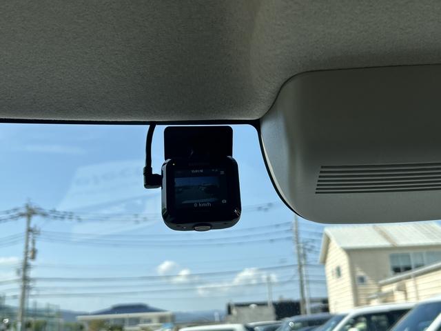 Ｎ－ＢＯＸ ベースグレード　レンタカーアップ　純正ナビ　ＥＴＣ　ドラレコ　パワーウインドー　衝突被害軽減　バックカメラ付　インテリキー　横滑り防止機能　ＵＳＢ　禁煙　両側スライド片側電動ドア　オートエアコン　ＬＥＤライト　ＡＢＳ（9枚目）