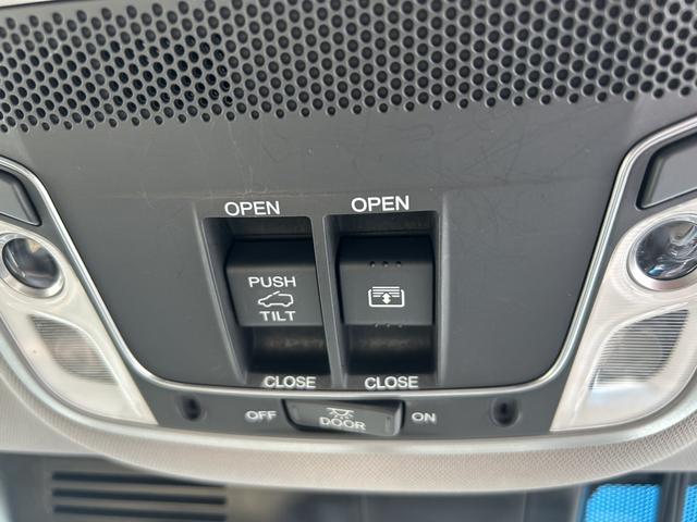ＣＲ－Ｖ ＥＸ・マスターピース　純正ナビ　ＥＴＣ２．０　ドラレコ　ガラスルーフ　ブラインドスポットインフォメーション　電動シート　記録簿　禁煙車　Ｓルーフ　ワンオーナー車　セキュリティーアラーム　ターボ　ＤＶＤ再生可　フルセグテレビ（26枚目）