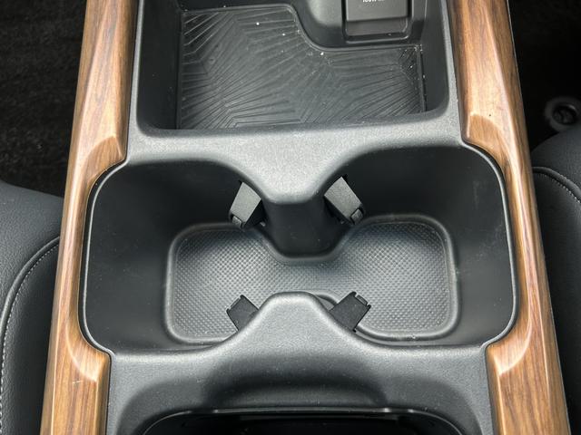 ＣＲ－Ｖ ＥＸ・マスターピース　純正ナビ　ＥＴＣ２．０　ドラレコ　ガラスルーフ　ブラインドスポットインフォメーション　電動シート　記録簿　禁煙車　Ｓルーフ　ワンオーナー車　セキュリティーアラーム　ターボ　ＤＶＤ再生可　フルセグテレビ（31枚目）