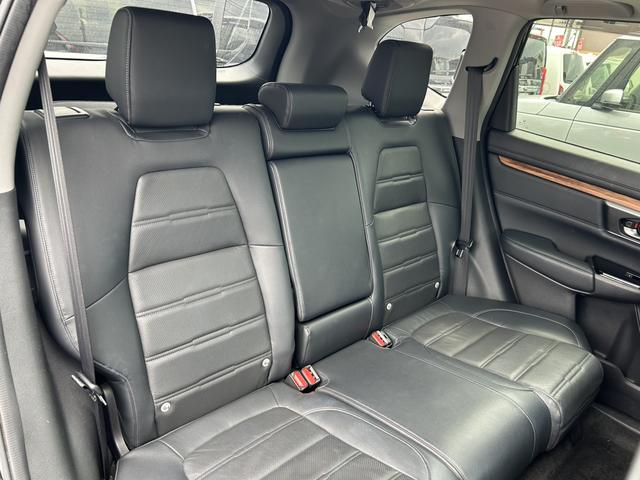 ＣＲ－Ｖ ＥＸ・マスターピース　純正ナビ　ＥＴＣ２．０　ドラレコ　ガラスルーフ　ブラインドスポットインフォメーション　電動シート　記録簿　禁煙車　Ｓルーフ　ワンオーナー車　セキュリティーアラーム　ターボ　ＤＶＤ再生可　フルセグテレビ（35枚目）