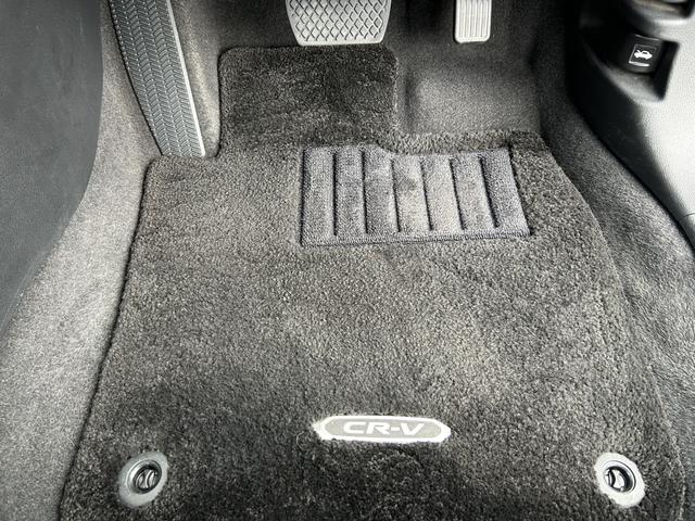 ＣＲ－Ｖ ＥＸ・マスターピース　純正ナビ　ＥＴＣ２．０　ドラレコ　ガラスルーフ　ブラインドスポットインフォメーション　電動シート　記録簿　禁煙車　Ｓルーフ　ワンオーナー車　セキュリティーアラーム　ターボ　ＤＶＤ再生可　フルセグテレビ（77枚目）