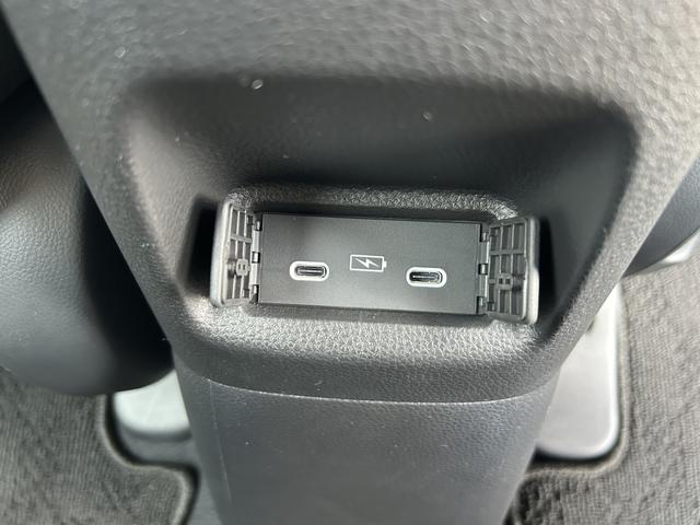 フィット ｅ：ＨＥＶホーム　試乗車アップ　純正ディスプレイオーディオ　ドラレコ　ＬＥＤ　ワンオーナー　禁煙車　コーナーソナー　１オーナー車　記録簿　サイドカーテンエアバック　Ｂカメ　ＷＳＲＳ　スマートキープッシュスタート　ＶＳＡ（17枚目）