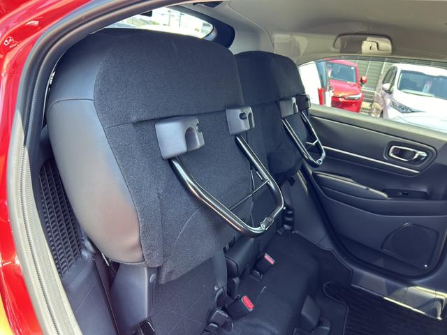 ヴェゼル ｅ：ＨＥＶＺ　純正ナビ　ＥＴＣ　前後ドラレコ　ＬＥＤ　アルミホイール　ホンダセンシング　スマートキープッシュスタート　１オ－ナ－　サイドＳＲＳ　Ｂカメ　両席エアバック　クルーズＣ　パワーウィンドウ　禁煙　ＡＡＣ（31枚目）