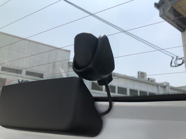フィット ｅ：ＨＥＶクロスター　純正ナビ　ＥＴＣ　前後ドラレコ　ＬＥＤ　アルミホイール　ワンオーナー　禁煙車　ＣＭＢＳ　横滑り防止機能　整備記録簿　ドラレコ付き　ＵＳＢ入力　パワステ　パワーウィンド　地デジＴＶ　サイドエアバッグ（10枚目）