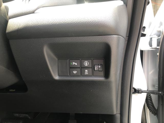 フィット ｅ：ＨＥＶクロスター　純正ナビ　ＥＴＣ　前後ドラレコ　ＬＥＤ　アルミホイール　ワンオーナー　禁煙車　ＣＭＢＳ　横滑り防止機能　整備記録簿　ドラレコ付き　ＵＳＢ入力　パワステ　パワーウィンド　地デジＴＶ　サイドエアバッグ（67枚目）