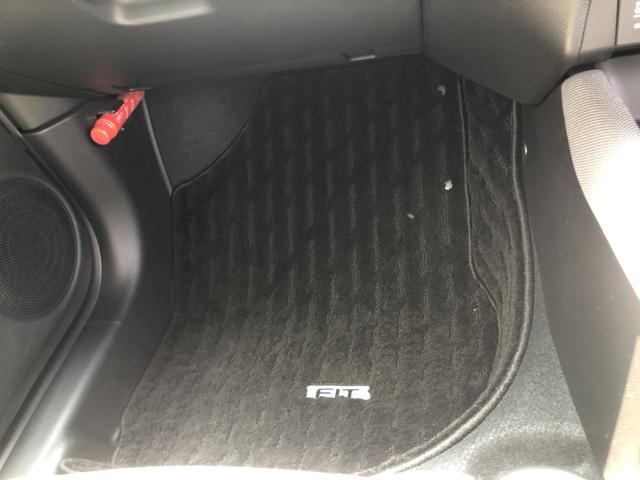 フィット ｅ：ＨＥＶクロスター　純正ナビ　ＥＴＣ　前後ドラレコ　ＬＥＤ　アルミホイール　ワンオーナー　禁煙車　ＣＭＢＳ　横滑り防止機能　整備記録簿　ドラレコ付き　ＵＳＢ入力　パワステ　パワーウィンド　地デジＴＶ　サイドエアバッグ（70枚目）