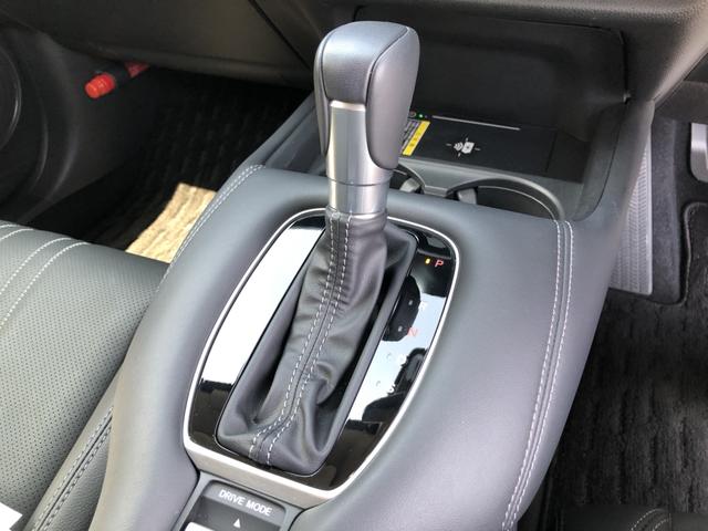 ＺＲ－Ｖ Ｚ　試乗車アップ　純正ナビ　ＥＴＣ　ドラレコ　ＬＥＤ　アルミホイール　衝突被害軽減　整備記録簿　サイドエアバッグ　ドライブレコーダー　横滑り防止装置　電動トランク　Ｂカメラ　ナビＴＶ　ターボ　Ｐセンサー（17枚目）