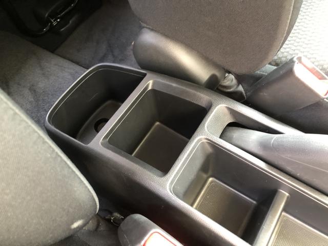 フィット １３Ｇ・Ｆ　ＣＤプレイヤー　ワンオーナー　禁煙車　スマートキー　記録簿　キーフリーシステム　両席エアバック　横滑り防止装置付　ＡＢＳ　スマートキ－　運転席エアバッグ　ＡＵＴＯエアコン　パワーウィンドー　パワステ（15枚目）
