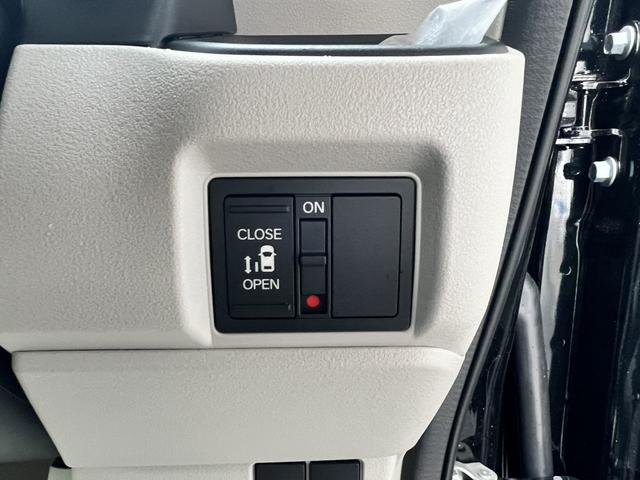 Ｎ－ＢＯＸ ベースグレード　届出済未使用車　片側電動ドア　ＬＥＤ　シートヒーター　ホンダセンシング　軽減ブレーキ　イモビ　スマートキ　サイドエアバック　キーフリーシステム　パワーウインドウ　ＥＳＣ　エアコン　ベンチシート　ＡＢＳ（10枚目）