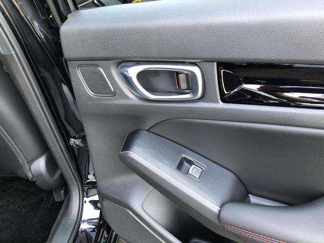 シビック ｅ：ＨＥＶ　純正ナビ　ＥＴＣ　前後ドラレコ　ＬＥＤ　アルミホイール　ブラインドスポットインフォメーション　ブレーキサポート　１オナ　Ｂカメ　ＥＳＣ　フルオートエアコン　地デジ　サイドエアバッグ　クリアランスソナー（70枚目）