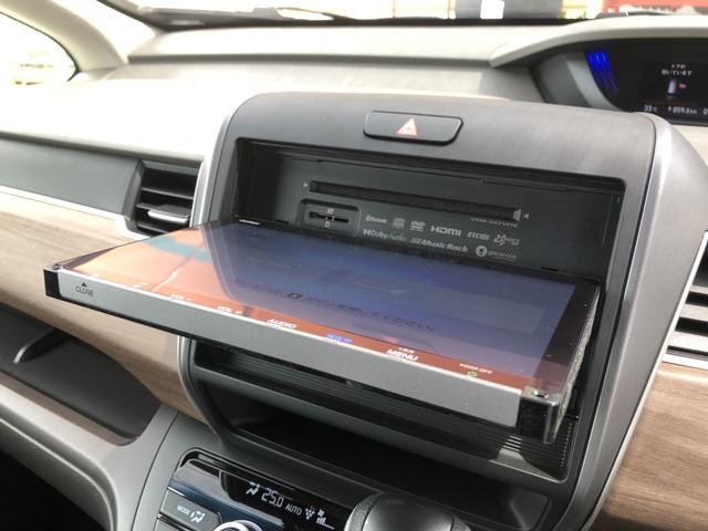 フリード Ｇ　試乗車アップ　純正ナビ　両側電動ドア　ＬＥＤ　シートヒーター　Ａクルーズ　記録簿　３列シート　パワーウインドウ　地デジ　Ｒカメラ　イモビ　禁煙　ＶＳＡ　ＵＳＢ　エアコン　エアバッグ　スマートキー（49枚目）