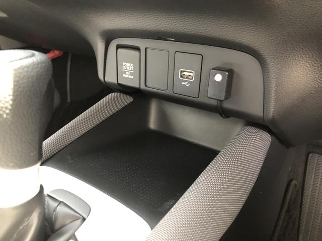 フィット ｅ：ＨＥＶクロスター　純正ナビ　前後ドラレコ　ＥＴＣ　クルーズコントロール　アルミホイール　ワンオーナー　禁煙車　衝突回避システム　１オーナー　フルオートエアコン　整備記録簿　前後センサー　ＬＥＤランプ　エアバッグ　地デジ（17枚目）