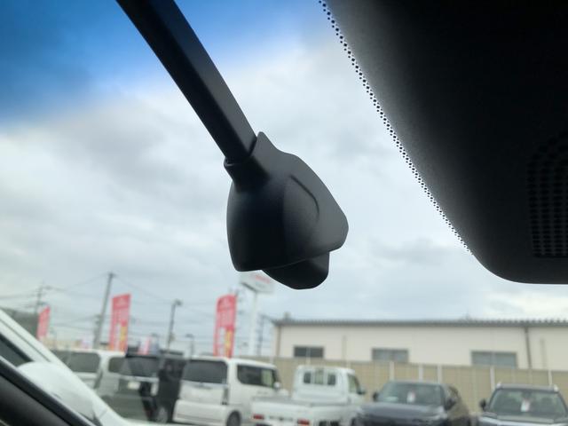 フィット ｅ：ＨＥＶネス　純正ナビ　前後ドラレコ　ＬＥＤ　アルミホイール　禁煙車　ワンオーナー　衝突軽減　Ｒカメ　パーキングセンサー　サイドカーテンエアバック　地デジ　ＵＳＢ　オートエアコン　ＤＶＤ　スマキー　エアバッグ（7枚目）