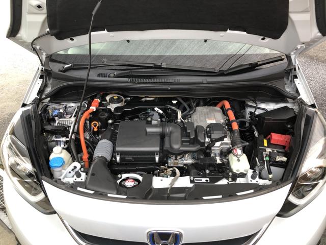 フィット ｅ：ＨＥＶネス　純正ナビ　前後ドラレコ　ＬＥＤ　アルミホイール　禁煙車　ワンオーナー　衝突軽減　Ｒカメ　パーキングセンサー　サイドカーテンエアバック　地デジ　ＵＳＢ　オートエアコン　ＤＶＤ　スマキー　エアバッグ（34枚目）
